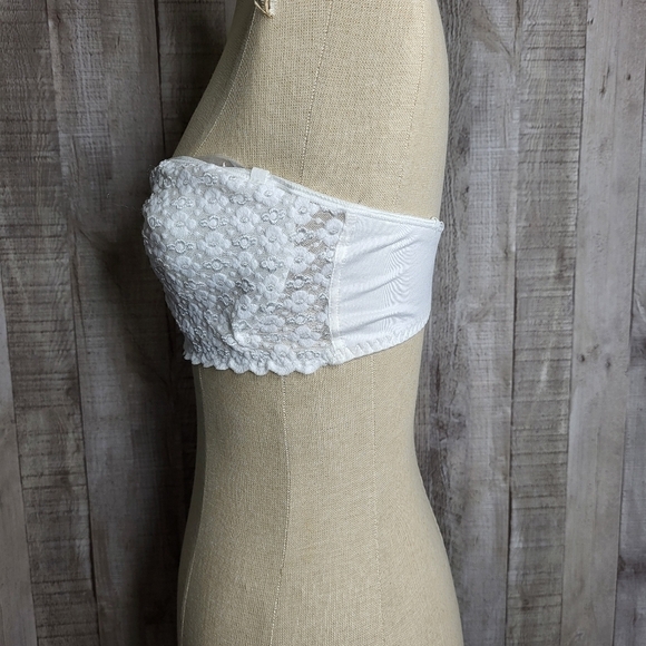 Olga Strapless Underwire White Lace Bra. Style# 36632 - Picture 4 of 11